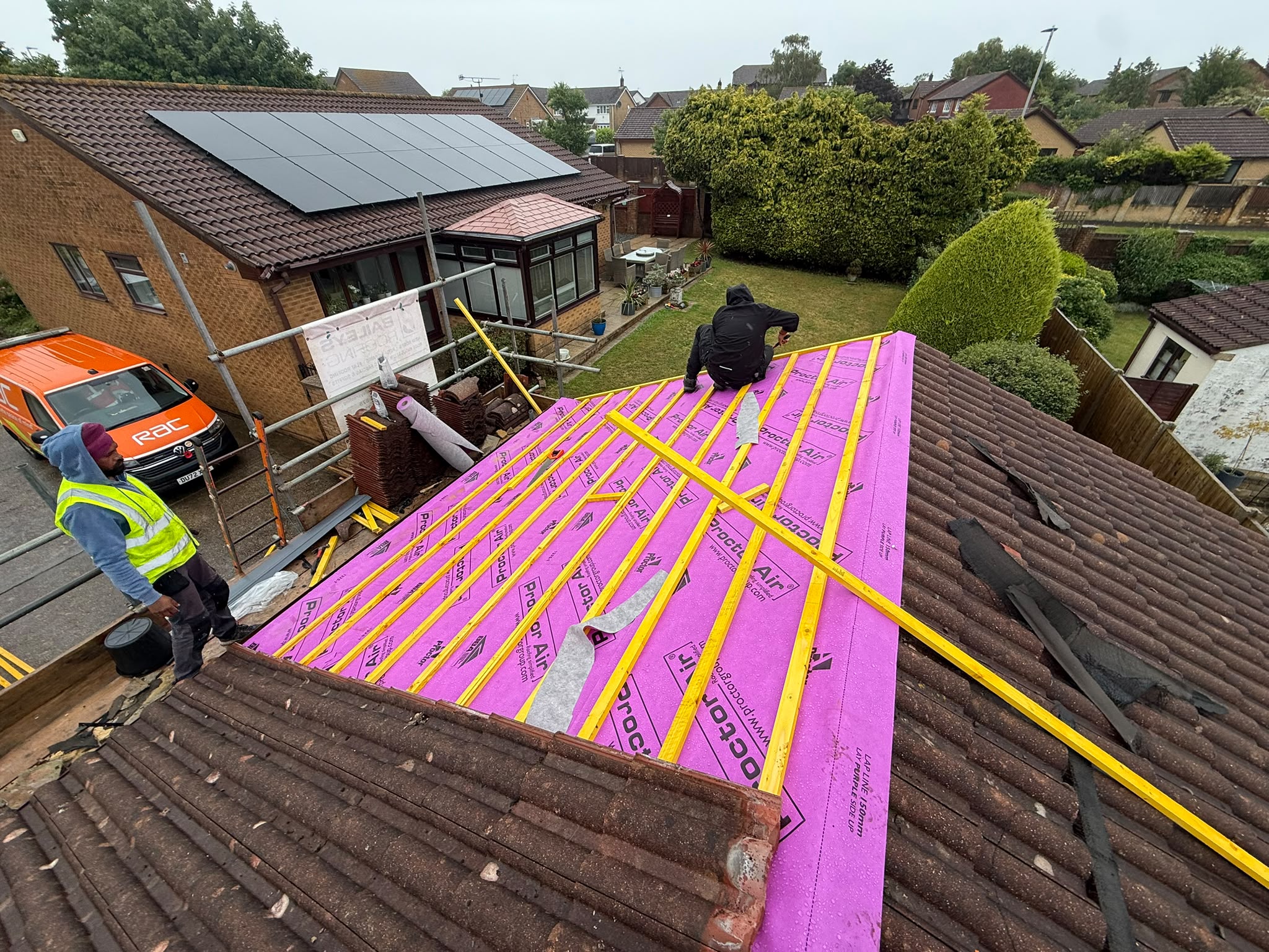 Roof underlay and battens during roofing work